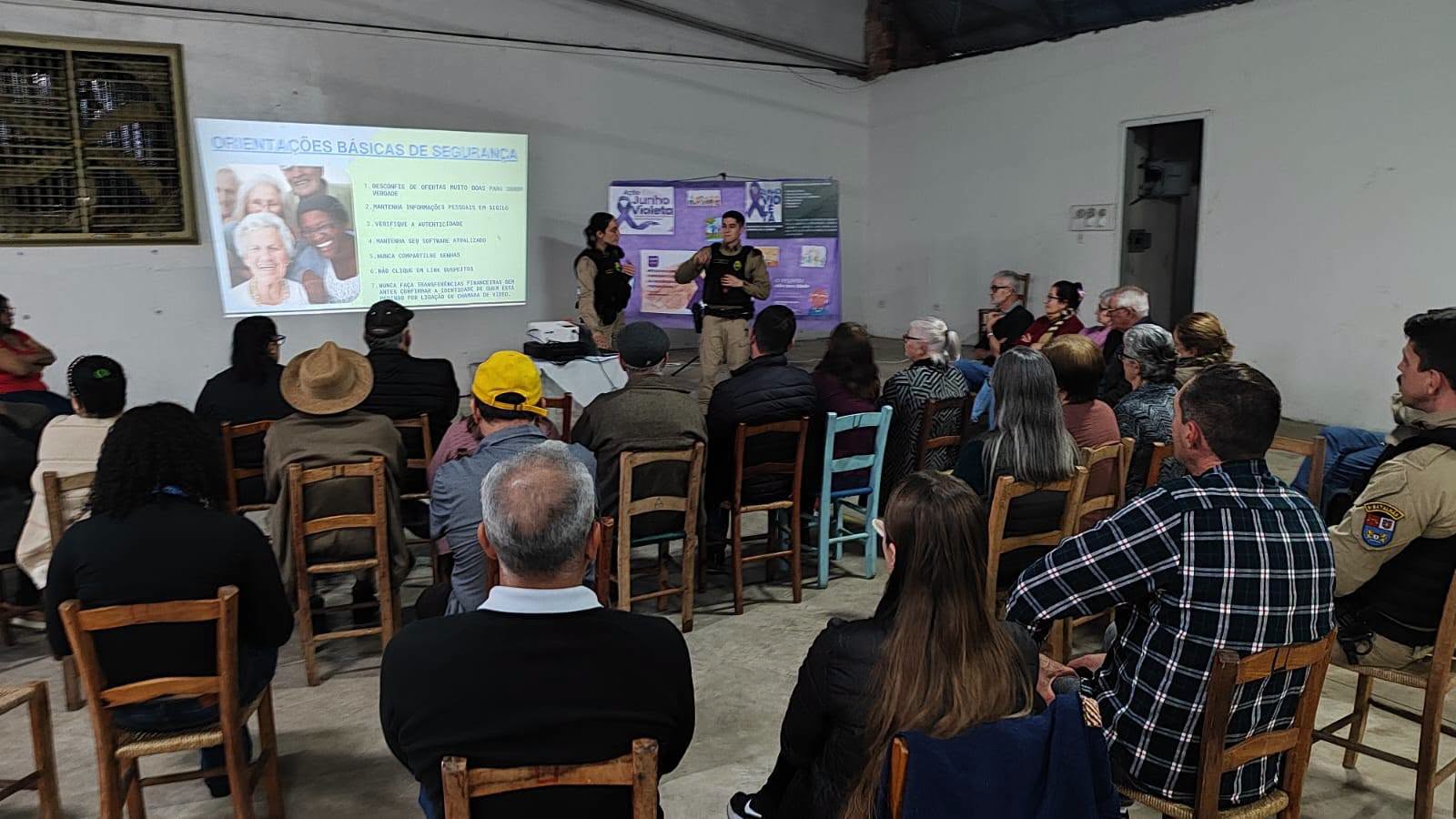 Junho Violeta: ação promove conscientização, prevenção a golpes e valorização da pessoa idosa