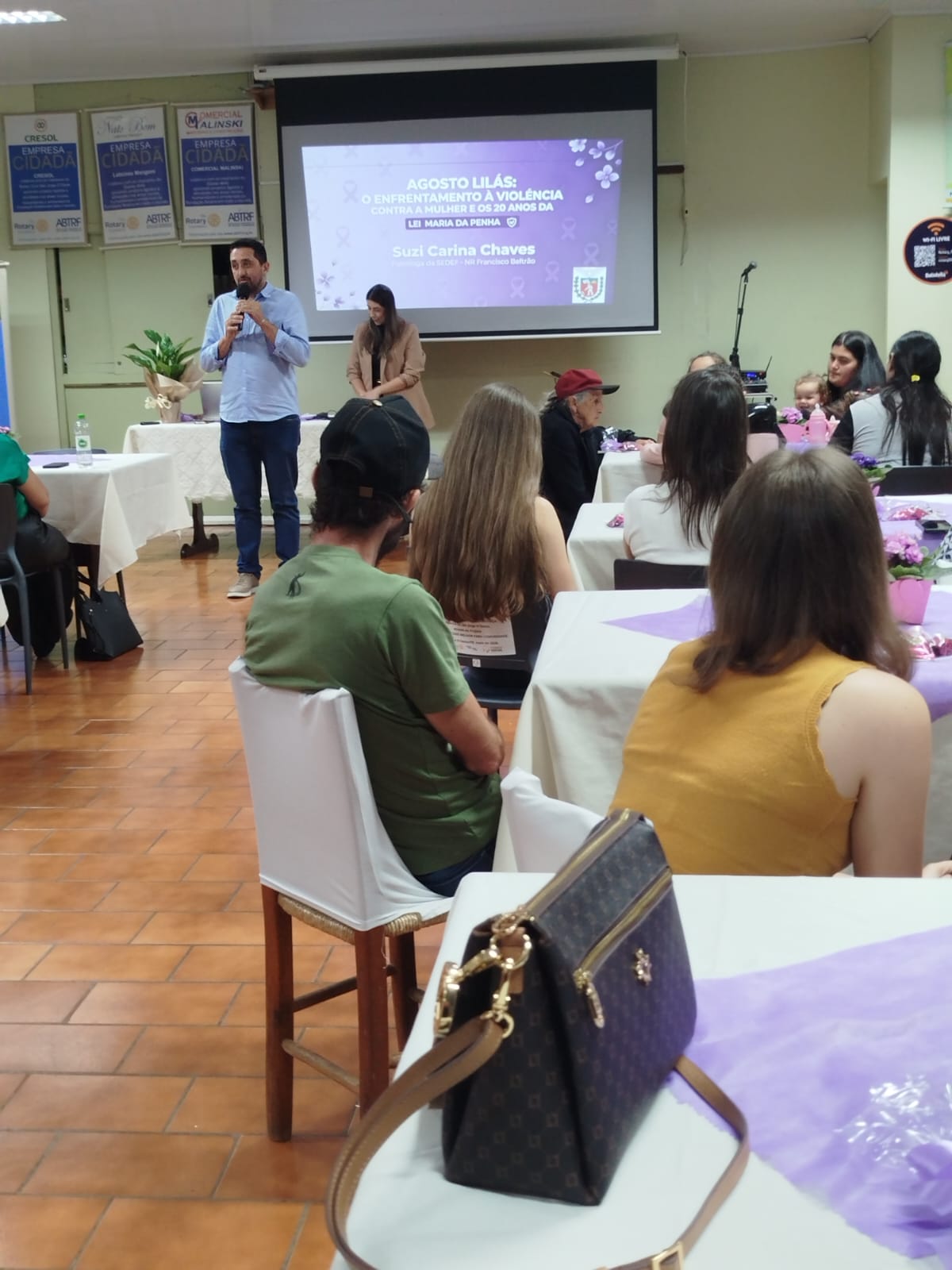 Agosto Lilás mobiliza comunidade em noite de conscientização e enfrentamento à violência contra a mulher